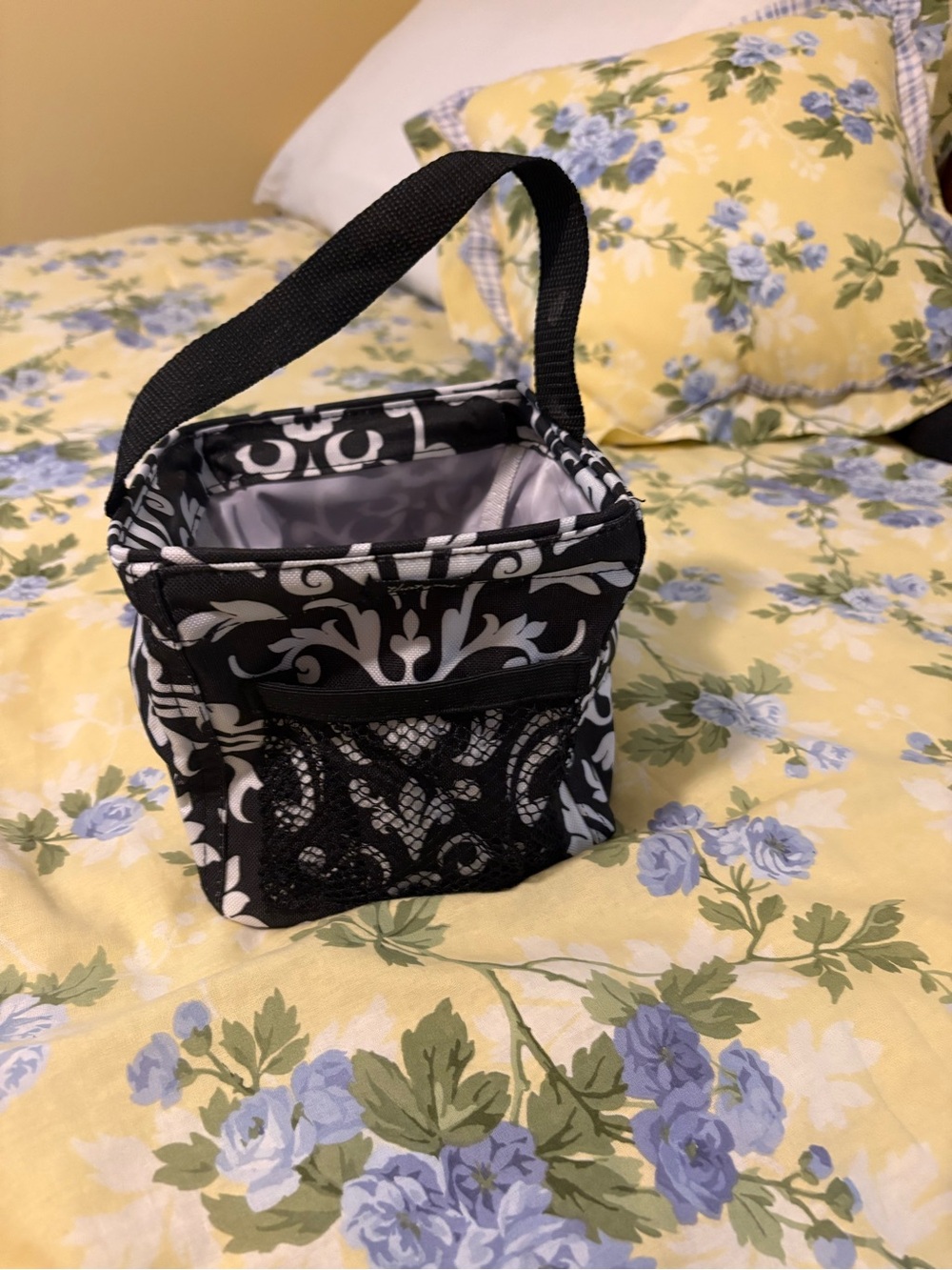 thirty-one Black and White Damask Cosmetic Caddy